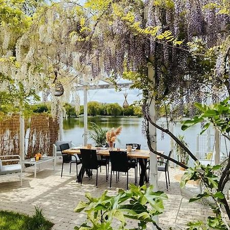 Therme - Corbeanca By The Lake Luxury Villa Buitenkant foto