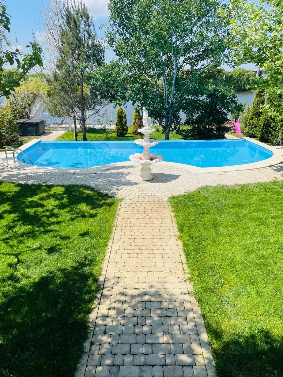 Therme - Corbeanca By The Lake Luxury Villa Buitenkant foto