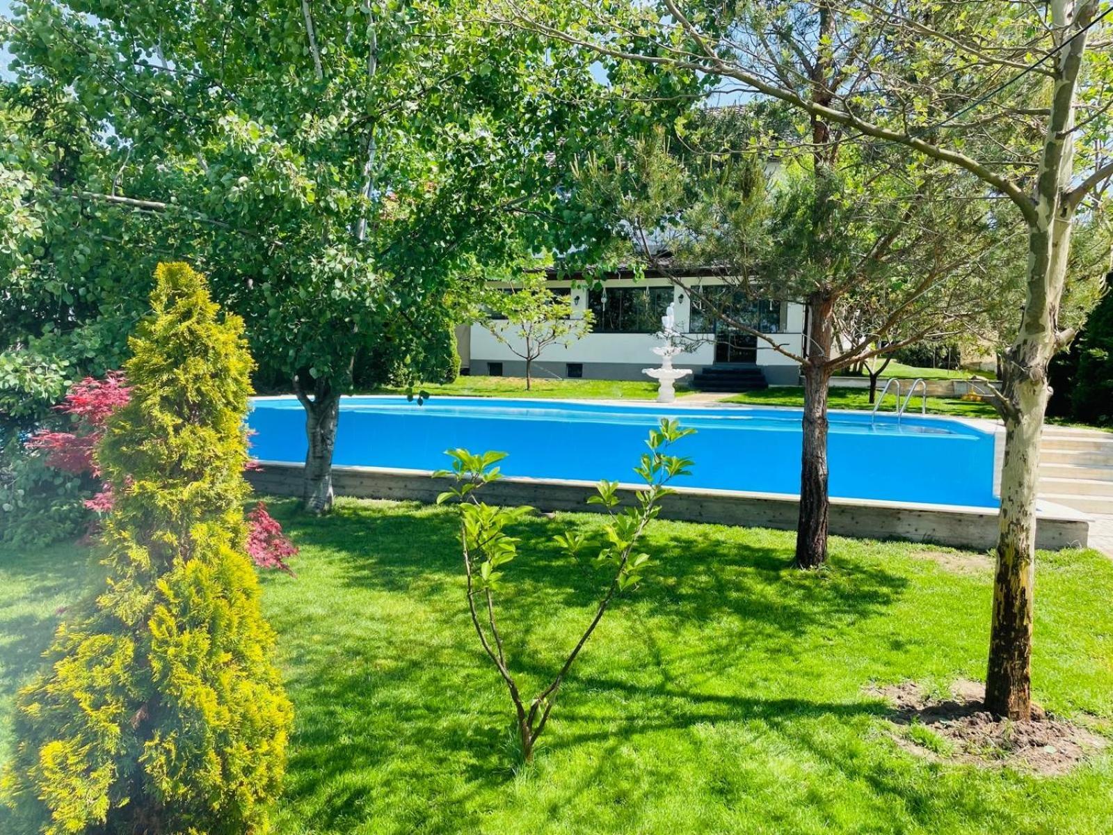 Therme - Corbeanca By The Lake Luxury Villa Buitenkant foto